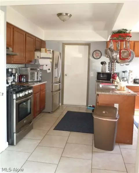 128 E 192nd St, Euclid, OH 44119 photo 4