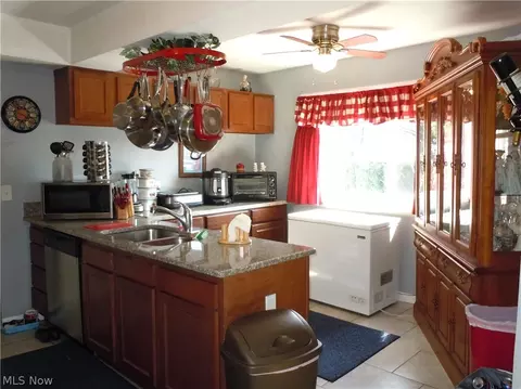 128 E 192nd St, Euclid, OH 44119 photo 7