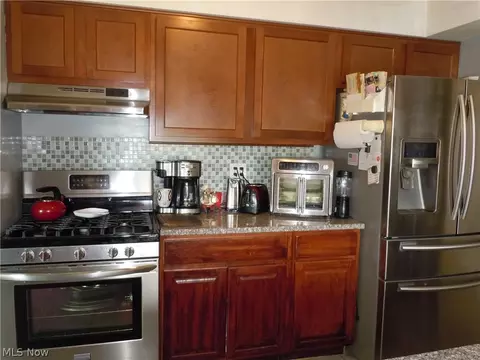 128 E 192nd St, Euclid, OH 44119 photo 8