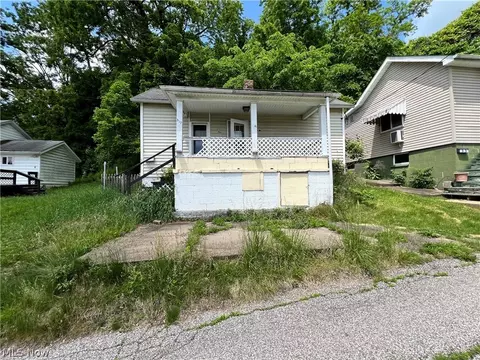 517 Sheets St, Martins Ferry, OH 43935