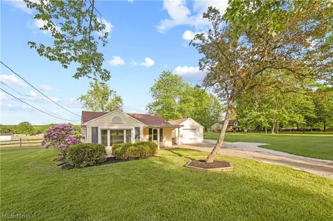 6590 Hoagland Blackstub Rd, Cortland, OH 44410