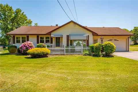 3065 Littledale Rd, Coventry, OH 44319