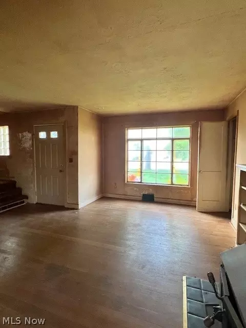 1606 E Maple St NW, North Canton, OH 44720 photo 4