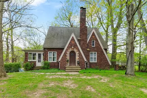 814 E Washington St, Medina, OH 44256