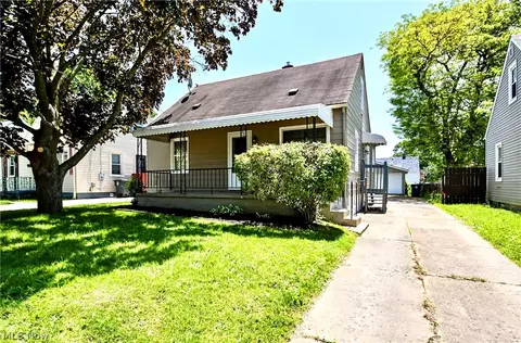 820 Davies Ave, Akron, OH 44306
