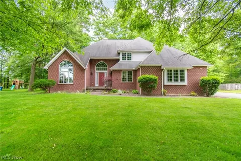 3450 Breeze Knoll Ave, Youngstown, OH 44505