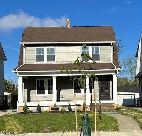2124 Rossmoor Rd, Cleveland Heights, OH 44118
