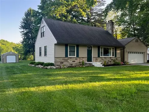 1188 E Howe Rd, Tallmadge, OH 44278