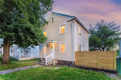1712 Virginia Pl NE, Canton, OH 44705