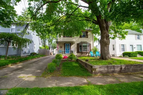 353 Firwood Ave, Cuyahoga Falls, OH 44221