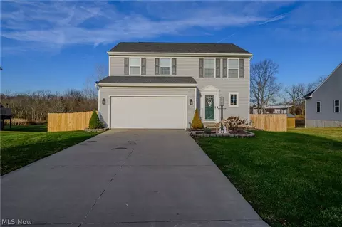 7717 Knollridge Ave NE, Canton, OH 44721