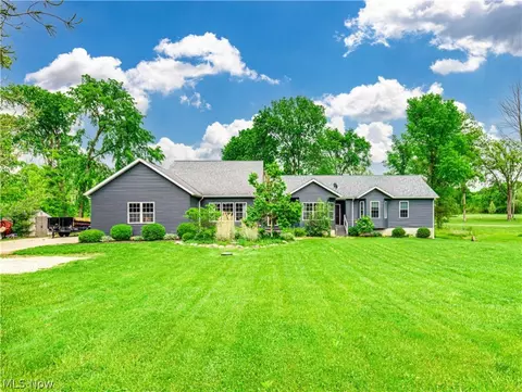 6573 Boneta Rd, Medina, OH 44256