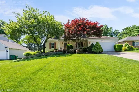 8838 Gettysburg Dr, Twinsburg, OH 44087