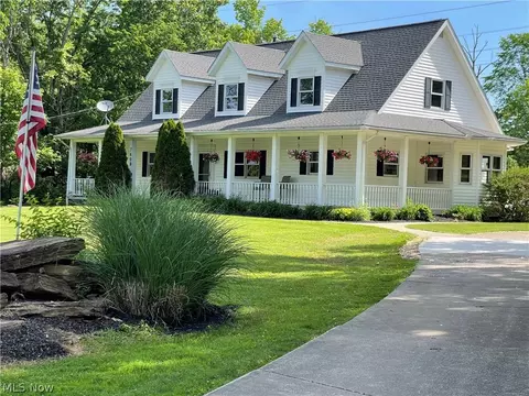 7609 Carter Rd, Sagamore Hills, OH 44067