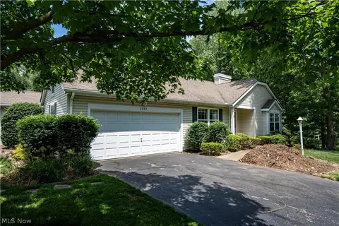 3797 Lake Run Blvd, Stow, OH 44224