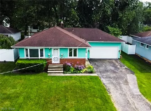 88 Chestnut Ave, Northfield, OH 44067