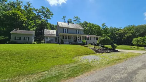 13968 Stimmel St NE, Paris, OH 44669