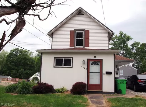 1428 Main Ave W, Massillon, OH 44647