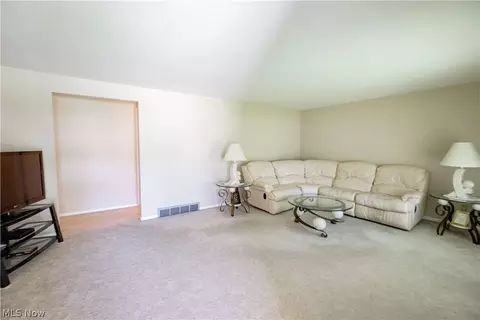 1420 Viola Pkwy NW, Canton, OH 44708 photo 14