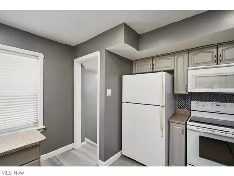 Entry Way - 5902 Pelham Dr, Parma, OH 44134 photo 1 of 1
