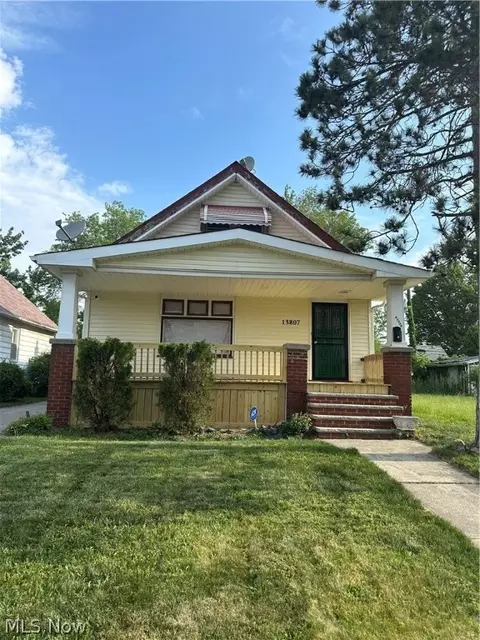 13807 Maplerow Ave, Garfield Heights, OH 44105