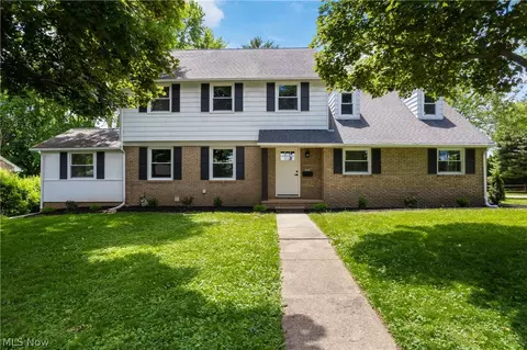 802 Edgewood St SE, North Canton, OH 44720