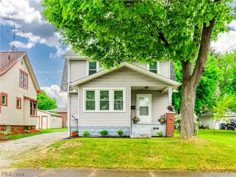 941 Lindsay Ave, Akron, OH 44306