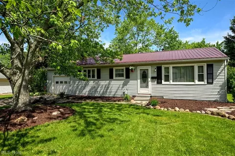 225 Highland Dr, Medina, OH 44256