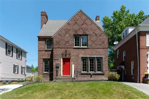 17911 Scottsdale Blvd, Shaker Heights, OH 44122