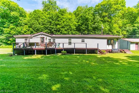 18210 Oak Grove Rd, Salineville, OH 43945