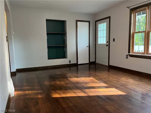 68 Spray Dr, Munroe Falls, OH 44262 photo 2