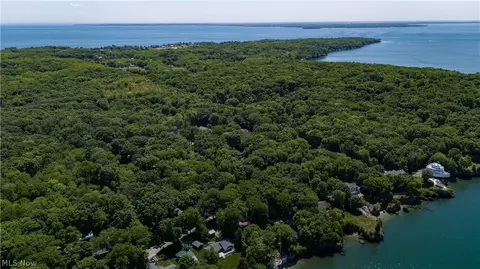 W Shore Drive, Put In Bay, OH 43456