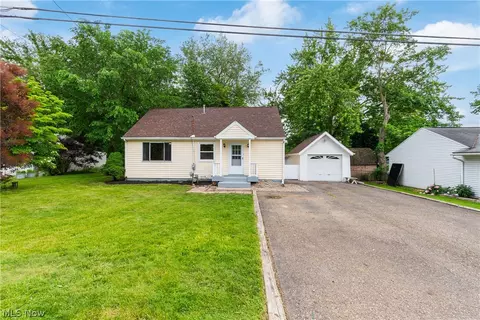 364 Sewell Ave, Akron, OH 44319