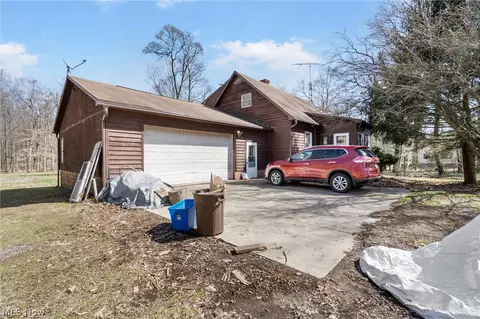 10617 Burbank Rd, Burbank, OH 44214
