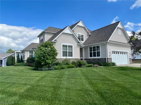 300 Hidden Glen Trl, Chardon, OH 44024