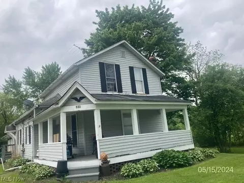 145 Center St, Chardon, OH 44024