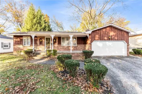 5208 Gargasz Dr, Lorain, OH 44053