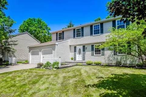 989 Lancaster Dr, Medina, OH 44256