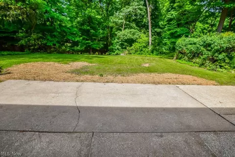 Exterior - 836 Eaglenest Ave, Akron, OH 44303 photo 6 of 9