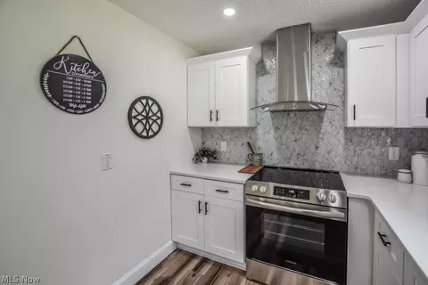Kitchen - 836 Eaglenest Ave, Akron, OH 44303 photo 2 of 3