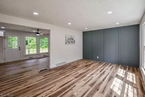 Living - 836 Eaglenest Ave, Akron, OH 44303 photo 1 of 5