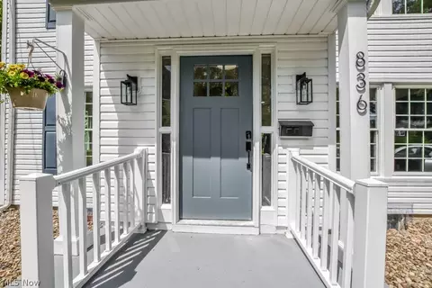 Exterior - 836 Eaglenest Ave, Akron, OH 44303 photo 7 of 9