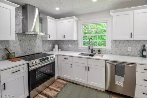 Kitchen - 836 Eaglenest Ave, Akron, OH 44303 photo 3 of 3