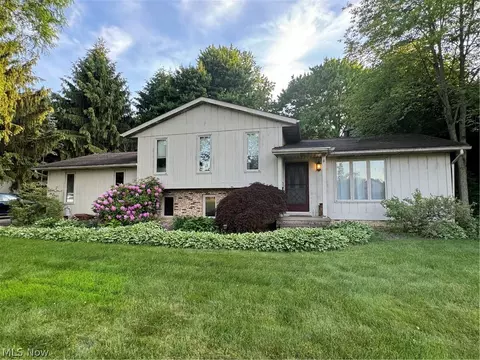 1432 Tumbleweed St NE, Uniontown, OH 44685
