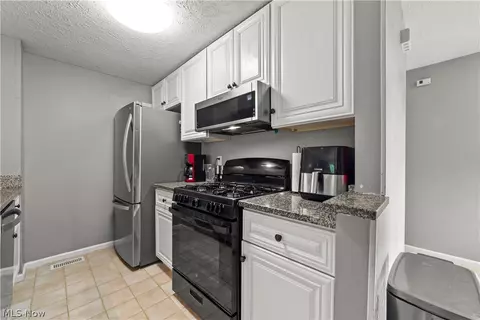 1200 Pinecrest Pl, Willoughby, OH 44094 photo 7
