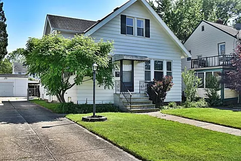 7715 Ackley Rd, Parma, OH 44129