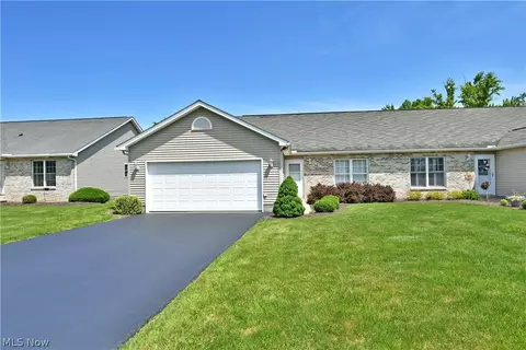 252 Bayview Dr, Cortland, OH 44410