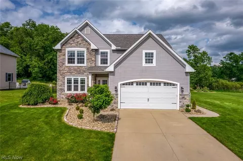 2717 Superior Dr, Uniontown, OH 44685