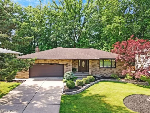 5211 Thoreau Dr, Parma, OH 44129