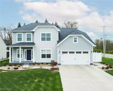 851 Asbury Pointe Ln, Painesville, OH 44077